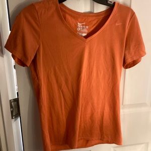 The Nike Tee Athletic Cut Dri-Fit Size M